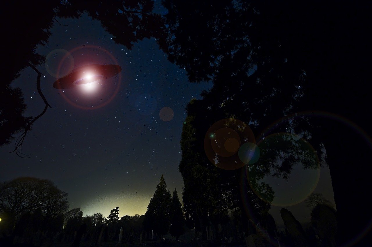 北京奧林匹克森林公園上空的不明飛行物UFO